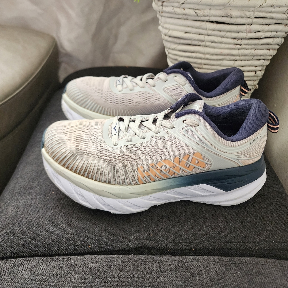 Hoka One on One Womens Bondi  Gray Running Shoes Sneakers Size 6w